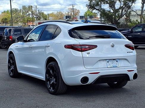 Used 2023 Alfa Romeo Stelvio Estrema image 5
