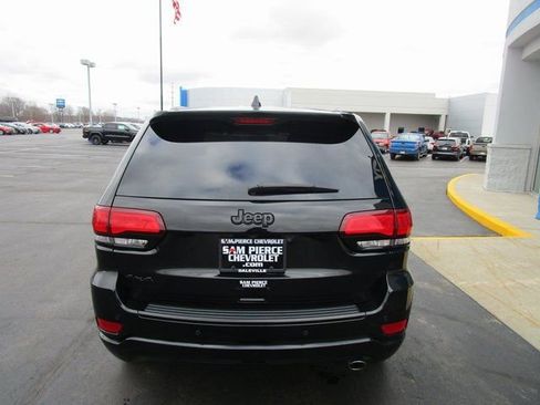 Used 2017 Jeep Grand Cherokee Altitude image 4