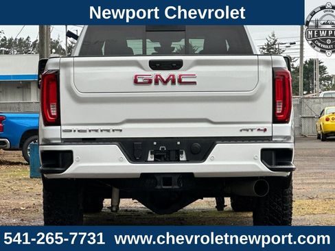 Used 2020 GMC Sierra 2500 AT4 w/ AT4 Premium Package image 6