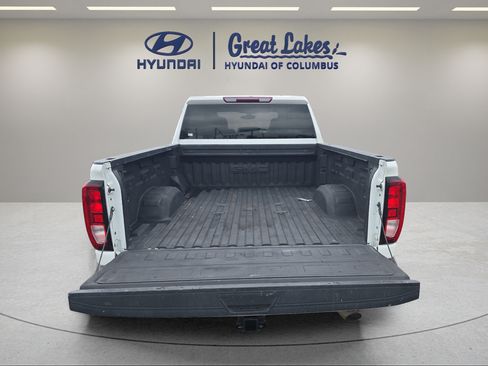 Used 2022 GMC Sierra 2500 Pro w/ Gooseneck/5TH Wheel Package AWD/4WD image 9