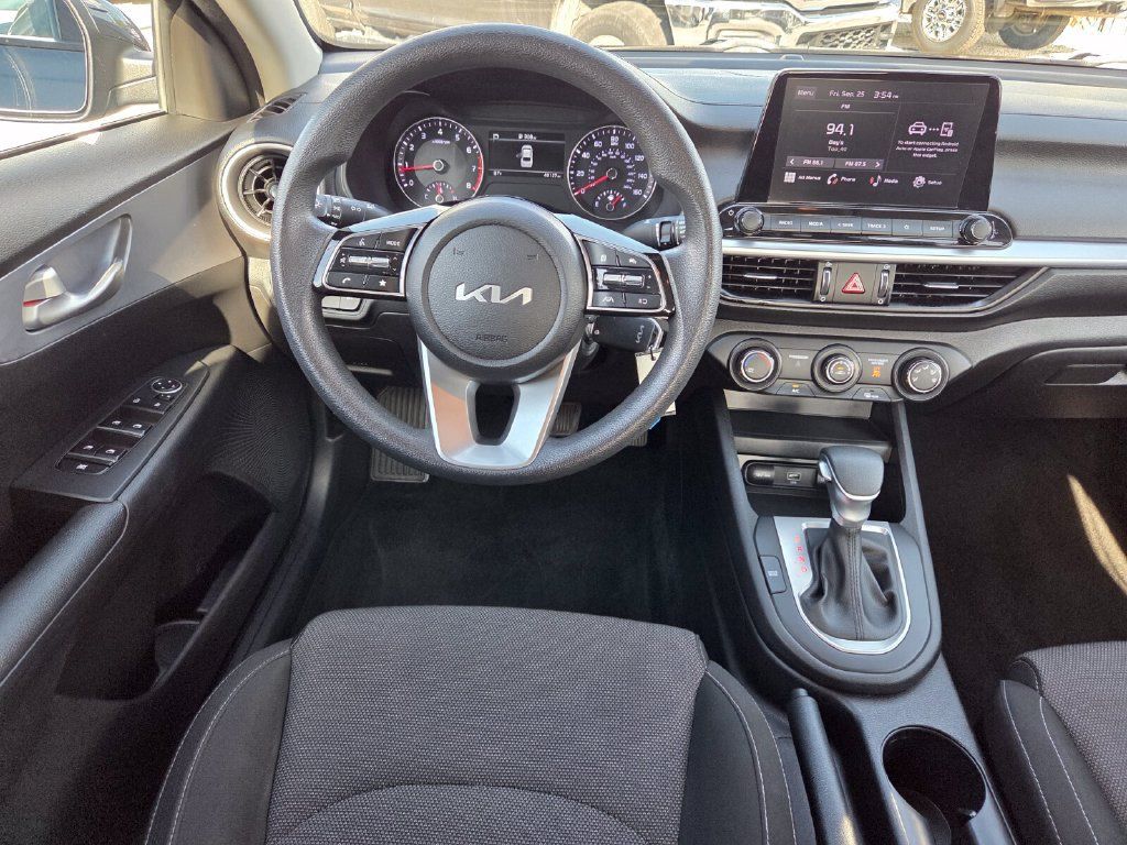 Used 2023 Kia Forte LXS FWD image 7