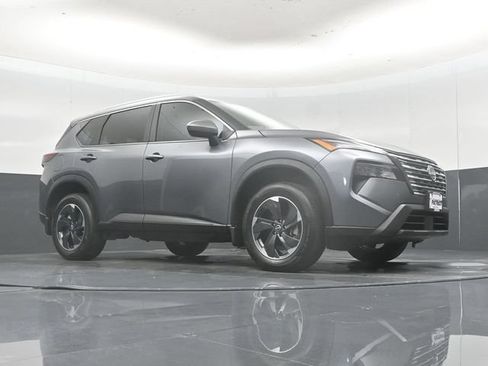 Used 2024 Nissan Rogue SV w/ SV Premium Package FWD image 45