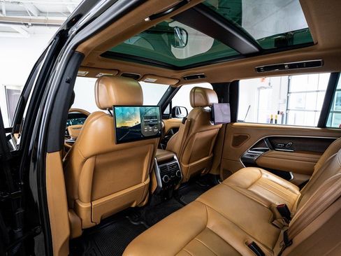 Used 2023 Land Rover Range Rover Long Wheelbase SE image 53
