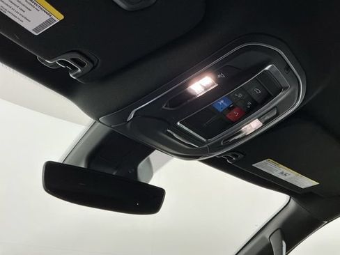 Used 2022 Jeep Wagoneer Series III w/ Rear Seat Entertainment Group AWD/4WD image 21