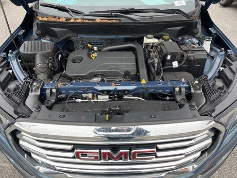 Used 2024 GMC Terrain SLT image 25