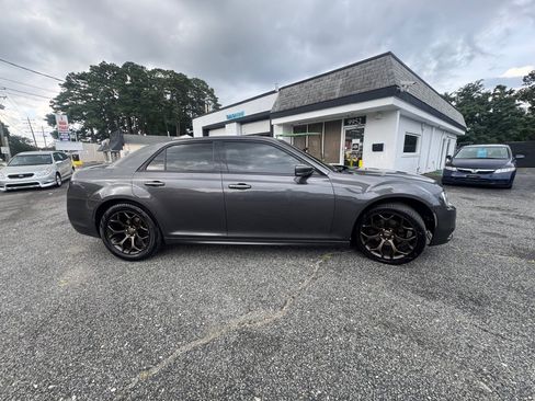 Used 2016 Chrysler 300 S w/ 300S Premium Group RWD image 5
