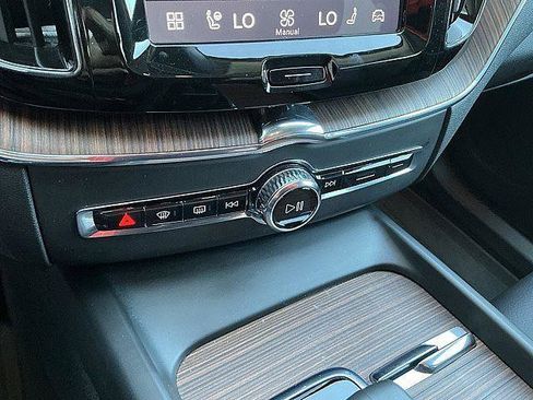 Used 2024 Volvo XC60 B5 Plus w/ Protection Package Premier AWD/4WD image 25