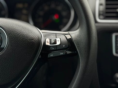 Used 2016 Volkswagen Jetta SE FWD image 40