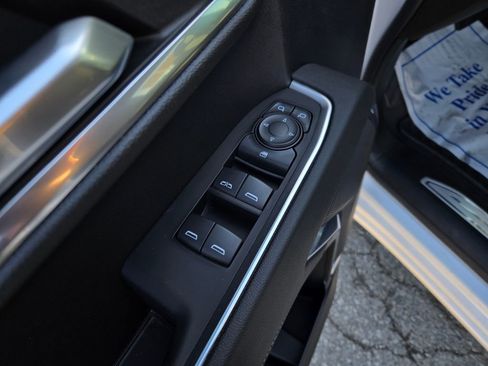 Used 2022 Chevrolet Silverado 1500 LT image 12