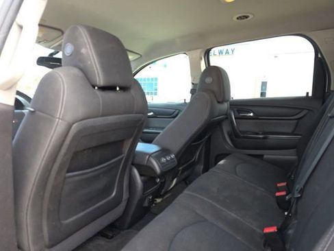 Used 2016 GMC Acadia SLE FWD image 8