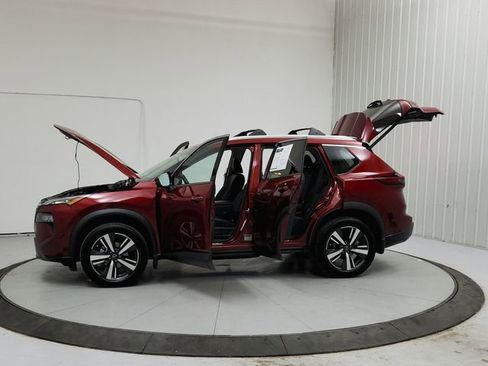 Used 2024 Nissan Rogue SL w/ SL Premium Package FWD image 12
