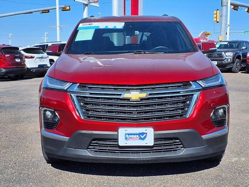 Used 2023 Chevrolet Traverse LT image 2