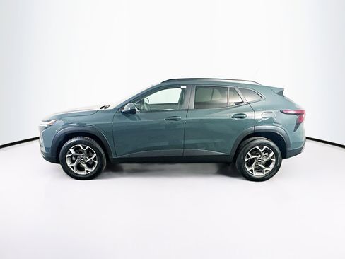 Used 2025 Chevrolet Trax LT image 4