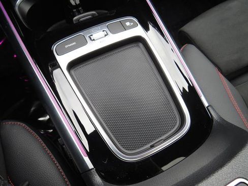 Used 2025 Mercedes-Benz GLA 250 4MATIC image 13