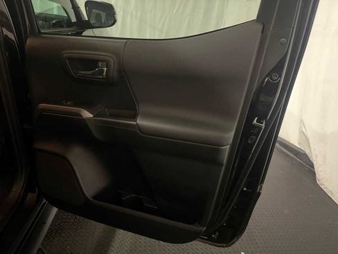 Certified 2023 Toyota Tacoma TRD Off-Road image 26