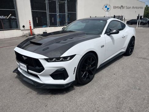 Used 2025 Ford Mustang GT Premium RWD image 1