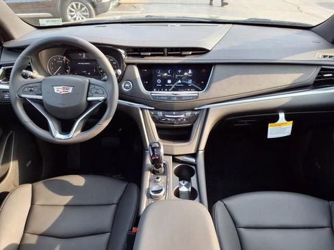 New 2025 Cadillac XT6 Luxury image 19