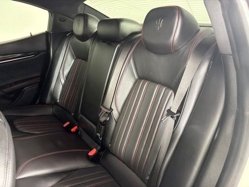 Used 2019 Maserati Ghibli RWD image 21