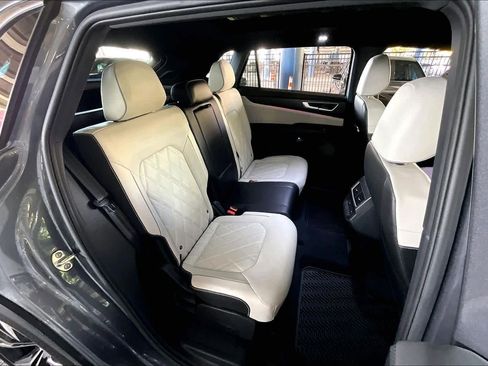 Used 2024 Volkswagen Atlas Cross Sport SEL Premium R-Line image 20