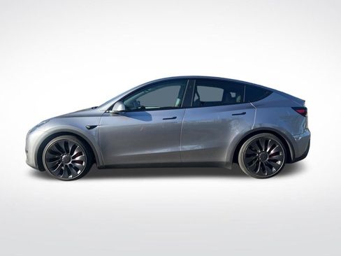 Used 2024 Tesla Model Y Performance AWD/4WD image 8