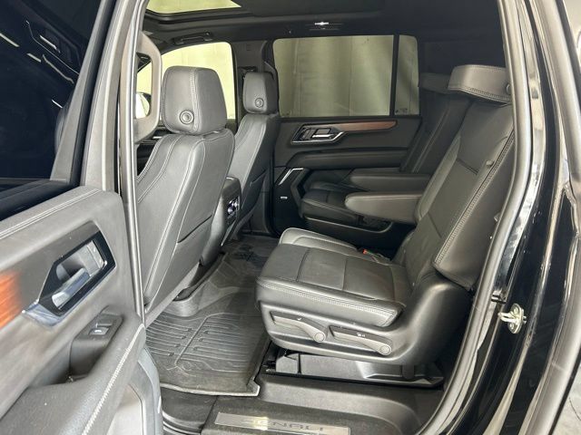 Used 2025 GMC Yukon XL Denali w/ Sun & Power Step Package AWD/4WD image 9