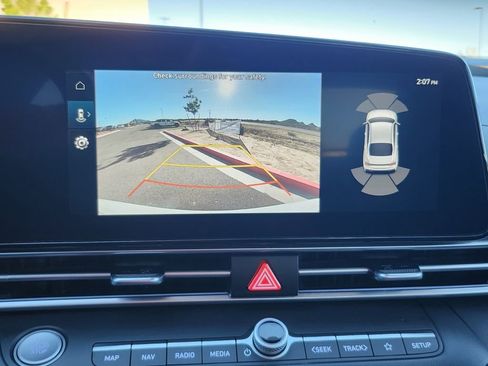 Certified 2024 Hyundai Elantra Limited image 18