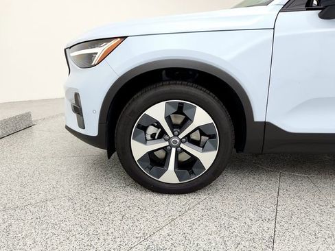 New 2026 Volvo XC40 B5 Plus w/ Protection Package Premier image 28