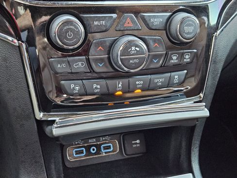 Used 2021 Jeep Grand Cherokee Overland image 22