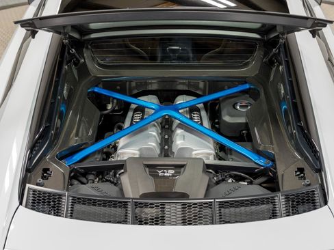 Used 2017 Audi R8 V10 plus w/ Full Leather Package image 47