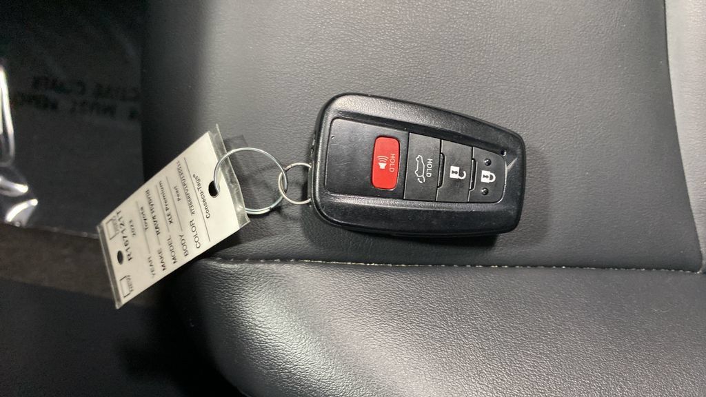 Used 2023 Toyota RAV4 XLE Premium AWD/4WD image 21
