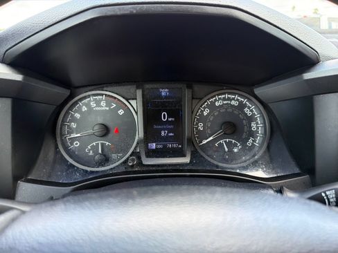 Used 2018 Toyota Tacoma TRD Off-Road AWD/4WD image 22