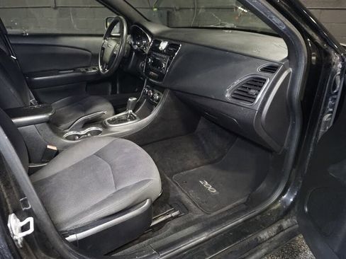 Used 2014 Chrysler 200 LX image 11