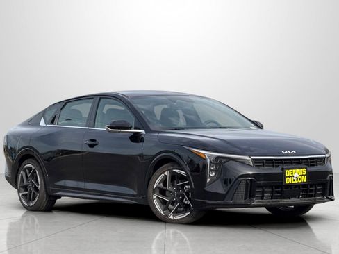 Used 2025 Kia K4 GT-Line image 2