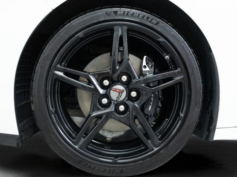 Used 2025 Chevrolet Corvette Stingray Convertible w/ 1LT RWD image 9