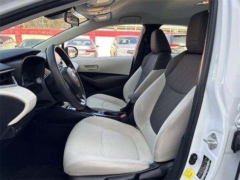Used 2022 Toyota Corolla LE image 23