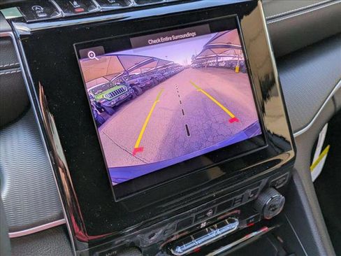 New 2025 Jeep Grand Cherokee Altitude image 13