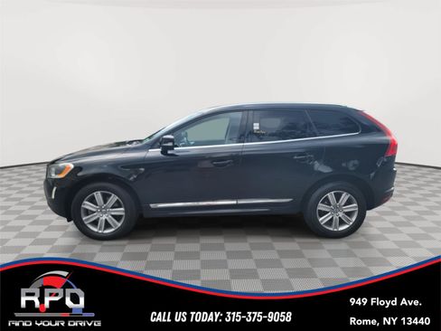 Used 2017 Volvo XC60 T5 Inscription w/ Preferred Option Package AWD/4WD image 2