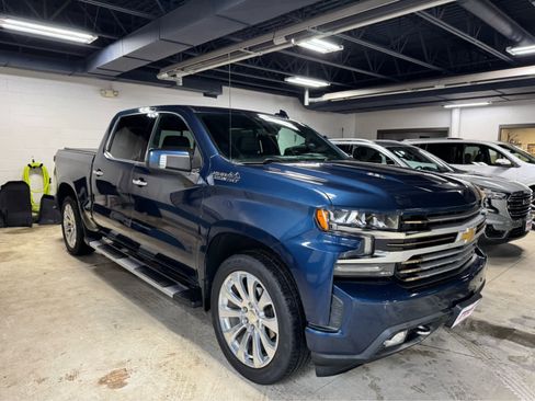 Used 2019 Chevrolet Silverado 1500 High Country w/ Technology Package image 3