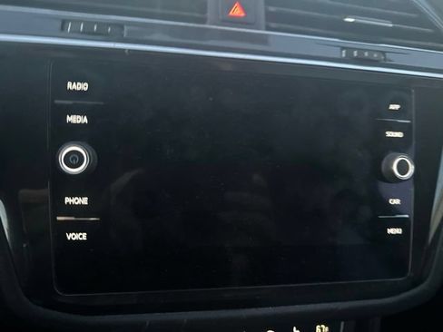 Used 2019 Volkswagen Tiguan SE w/ Panoramic Sunroof Package AWD/4WD image 12