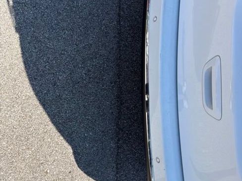 Used 2017 Chrysler Pacifica Touring-L FWD image 8