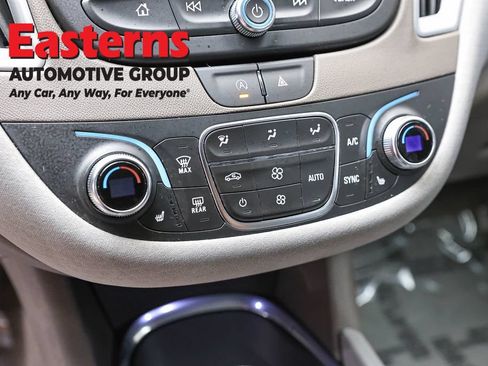Used 2023 Chevrolet Malibu LT FWD image 20