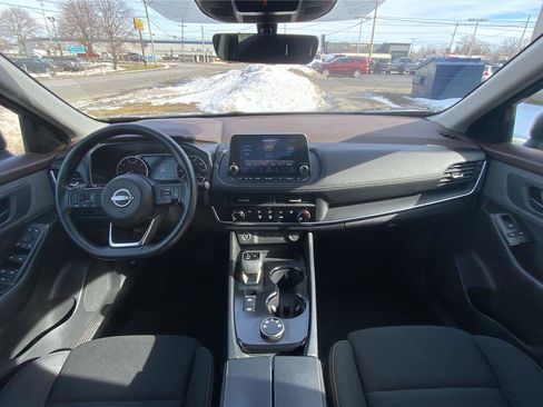 Used 2023 Nissan Rogue S image 25