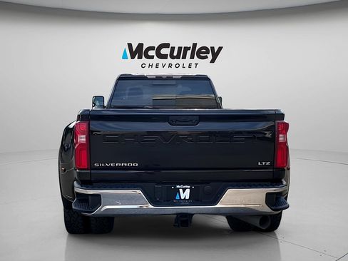 Used 2020 Chevrolet Silverado 3500 LTZ w/ LTZ Convenience Package AWD/4WD image 6