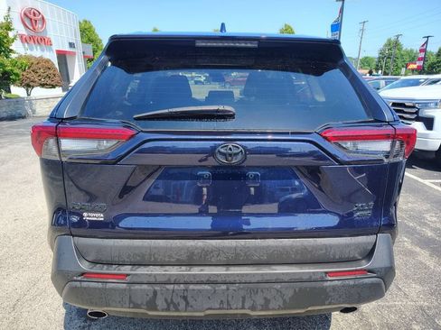 Used 2021 Toyota RAV4 XLE w/ Convenience Package AWD/4WD image 5