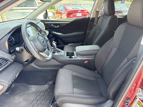 Used 2025 Subaru Outback Premium AWD/4WD image 9