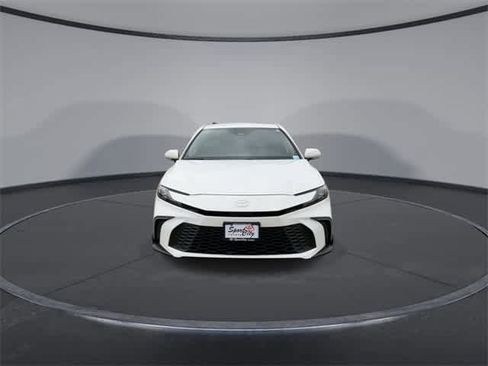 Certified 2025 Toyota Camry SE image 3