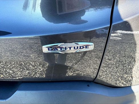 Used 2019 Jeep Renegade Latitude w/ Cold Weather Group image 8