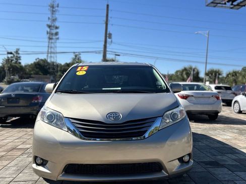 Used 2015 Toyota Sienna image 1