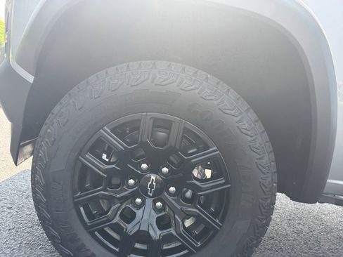 Used 2025 Chevrolet Colorado Trail Boss image 11