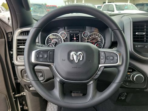 New 2026 RAM 1500 Express AWD/4WD image 19
